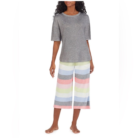 DKNY Women's Elastic Waistband Capri & Short Sleeve
Pajama Set - Picture 10 of 11